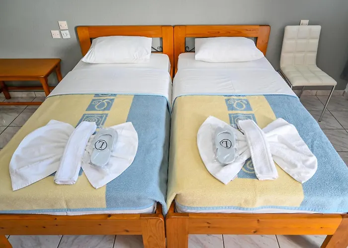 Skiathos-filokalia * Achladies (Skiathos)