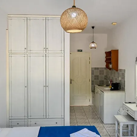 Skiathos-filokalia * Achladies (Skiathos)