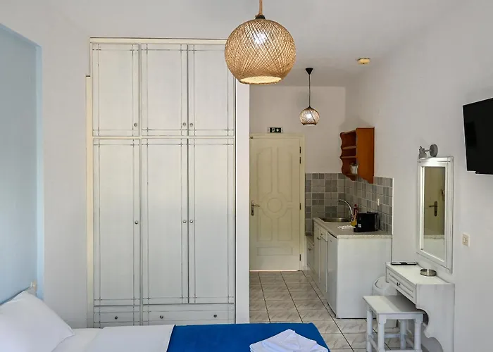 Skiathos-filokalia * Achladies (Skiathos)